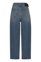 Load image into Gallery viewer, Wide-leg jeans
