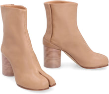 Load image into Gallery viewer, Tabi leather ankle boots
