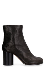Load image into Gallery viewer, Tabi leather ankle boots
