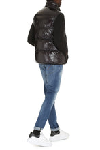 Load image into Gallery viewer, Full zip field vest
