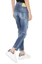 Load image into Gallery viewer, Cool Girl cropped jeans
