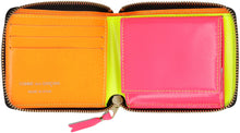 Load image into Gallery viewer, Leather zip around wallet
