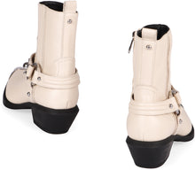 Load image into Gallery viewer, Western-style boots
