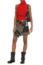 Load image into Gallery viewer, Knitted wool vest
