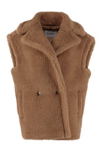 Load image into Gallery viewer, Teano vegan fur waistcoat
