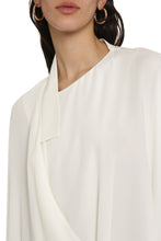 Load image into Gallery viewer, Silk blouse
