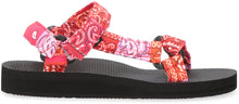 Load image into Gallery viewer, Trekky Quilt sandals
