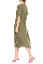 Load image into Gallery viewer, Vino silk midi-dress
