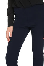 Load image into Gallery viewer, Cropped pants
