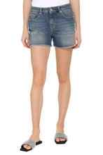 Load image into Gallery viewer, Denim shorts
