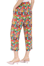 Load image into Gallery viewer, Printed crêpe trousers
