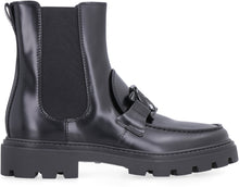 Load image into Gallery viewer, Leather Chelsea boots
