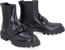 Load image into Gallery viewer, Leather Chelsea boots
