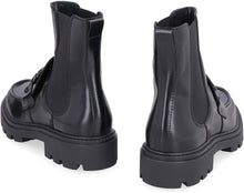 Load image into Gallery viewer, Leather Chelsea boots
