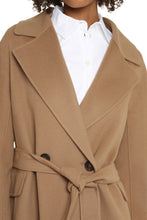 Load image into Gallery viewer, Zenith virgin wool coat
