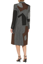 Load image into Gallery viewer, Contrasting detail coat
