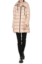 Load image into Gallery viewer, Suyen hooded down jacket
