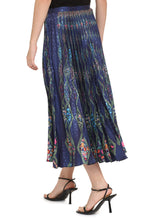 Load image into Gallery viewer, Printed pleated skirt
