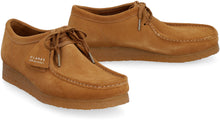 Load image into Gallery viewer, Wallabee suede lace-up shoes

