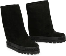 Load image into Gallery viewer, Suede ankle boots
