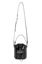 Load image into Gallery viewer, Daisy Patent leather bucket bag
