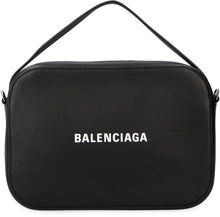 Load image into Gallery viewer, Everyday leather camera bag
