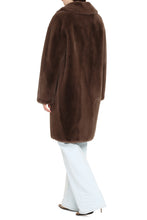 Load image into Gallery viewer, Camille faux fur coat
