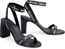 Load image into Gallery viewer, Heeled leather sandals

