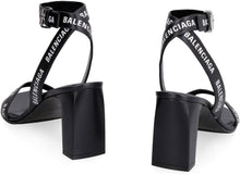 Load image into Gallery viewer, Heeled leather sandals
