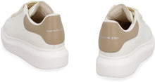 Load image into Gallery viewer, Larry leather low-top sneakers
