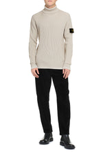 Load image into Gallery viewer, Virgin wool turtleneck sweater
