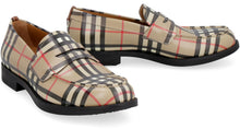 Load image into Gallery viewer, Printed leather loafers
