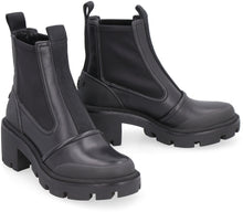 Load image into Gallery viewer, Leather Chelsea boots
