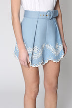 Load image into Gallery viewer, Junie linen shorts
