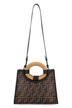 Load image into Gallery viewer, Runway smooth leather tote bag
