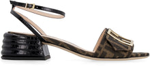 Load image into Gallery viewer, Logo detail sandals
