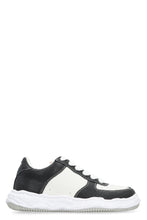 Load image into Gallery viewer, Wayne leather low-top sneakers
