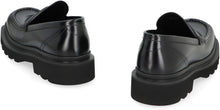 Load image into Gallery viewer, Calfskin loafers
