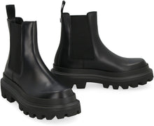 Load image into Gallery viewer, Leather Chelsea boots
