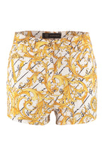 Load image into Gallery viewer, Printed denim shorts
