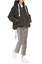 Load image into Gallery viewer, Khris Puffer hooded down jacket
