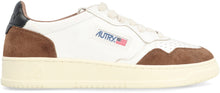 Load image into Gallery viewer, Medalist low-top sneakers
