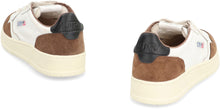 Load image into Gallery viewer, Medalist low-top sneakers
