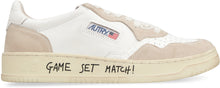 Load image into Gallery viewer, Medalist low-top sneakers
