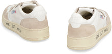 Load image into Gallery viewer, Medalist low-top sneakers
