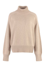 Load image into Gallery viewer, Turtleneck wool pullover
