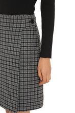 Load image into Gallery viewer, Liar wool wrap skirt

