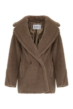 Load image into Gallery viewer, Espero vegan fur coat
