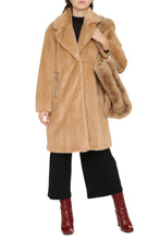 Load image into Gallery viewer, Evaristo faux fur coat
