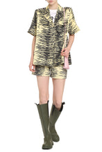 Load image into Gallery viewer, Satin shirt
